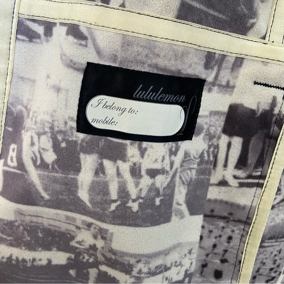 Lululemon Apres Yoga Black All Over Logo Jacket Rain Coat - Picture 5 of 16